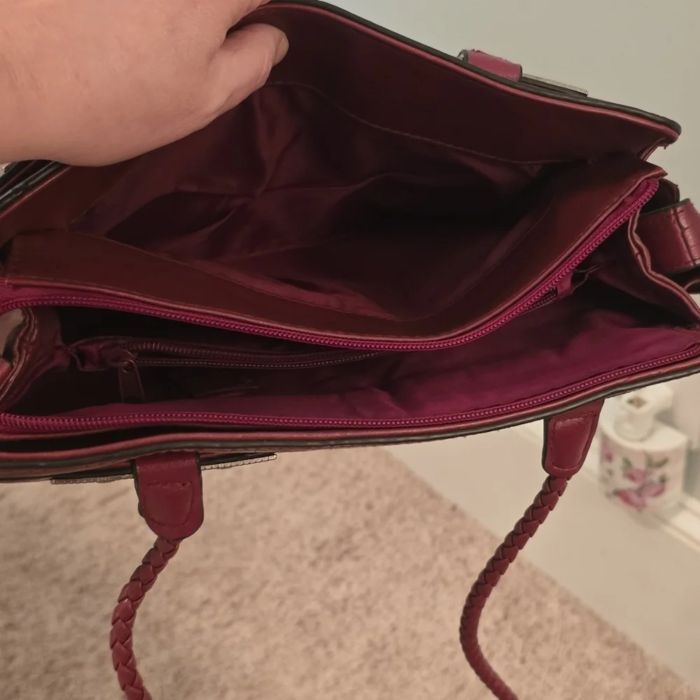Bueno Red Western Style Handbag, Multiple Compartments (1206) - Picture 6 of 11